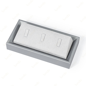 Présentoir à bijoux SUNDO avec plateaux en microfibre pour vitrine de bijouterie et présentoirs de produits - Product Image 4