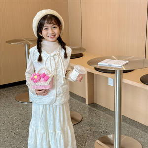 حقيبة يد عصرية للفتيات مزودة بسلسلة تلبس كروس بدلة موضة عام 2024 حقيبة يد جديدة مزينة بزهور للفتيات حقيبة إكسسوارات الأميرة للأطفال - Product Image 2