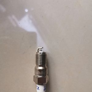 Bujías de Encendido de Iridio al por Mayor, Sistema de Encendido OEM LPG5 UXT15 12556183 18-MUXT15 para Buick/Cadillac, Repuestos de Automóviles Japoneses - Product Image 4