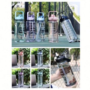 Bouteilles d'eau de sport en plastique sans BPA de 2 L (64 oz) pour la gym, avec marqueur de temps, vente en gros - Product Image 5