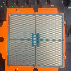 สำหรับ threadripper 7000 7970X 32-core 4.0GHz เวิร์กสเตชัน CPU STR5 128MB L3 350W ประเทศจีน - Product Image 4