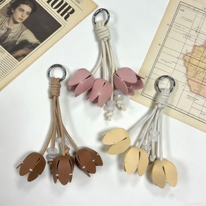 Pu Leather Light <b>Keychain</b> Simple Eco-friendly Stainless Steel Beaded Flower Charm Women's Fashion Bag Accessories Daily Gift - Product Image 2
