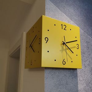 Orologio da Parete Digitale Moderno e Creativo per Soggiorno, Stile Artistico di Lusso, Doppia Faccia, Senza Foratura, Design Angolare Luminoso e alla Moda - Product Image 3