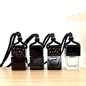 Botol <span class=keywords><strong>Diffuser</strong></span> Mobil Kaca <span class=keywords><strong>Mini</strong></span> 10ml Bulat Kosong 8ml Wadah Parfum Penyegar Udara Mobil dengan Tutup Ulir Bentuk Persegi - Product Image 2