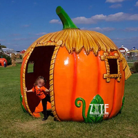 Grande sculpture de maison citrouille géante en fibre de verre pour décoration d'Halloween, statue de citrouille en résine