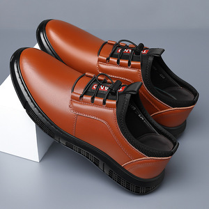 Mocasines de cuero para hombre, suela suave negra, estilo informal de negocios, sin cordones, tacón plano, estilo británico, para jóvenes de 18 a 40 años - Product Image 3