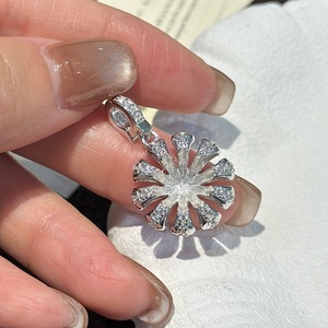 จี้ดอกทานตะวันวินเทจ ทำจากเงินแท้ S925 ดีไซน์เรียบง่ายทันสมัย รูปหัวใจ ประดับเพชรพลอย เครื่องประดับน้ำหนักเบา - Product Image 1