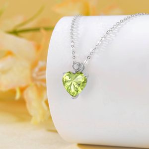 Colgante de Peridoto Corazón de 3 Quilates, Piedra de Nacimiento de Agosto, Collar Personalizado de Oro Sólido de 14K, Regalo Sorpresa de Joyería para Uso Diario o Cumpleaños - Product Image 3