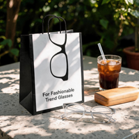 Sac de shopping en papier mat recyclable de qualité supérieure personnalisé avec laminage mat, sac d'emballage cadeau de luxe pour boutique de lunettes de marque