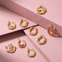HB913 Dijes de la Serie Western Lucky Horseshoe de Acero Inoxidable Bañado en Oro con Circonita Cúbica y Colgante Floral con Lazo para Fabricación de Joyas DIY