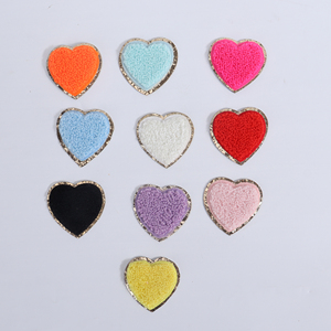 RTS fai da te Low Moq 2 taglie autoadesive Colorfu oro glitterato <span class=keywords><strong>cuore</strong></span> cerotti asciugamano in ciniglia per borse indumento ciniglia <span class=keywords><strong>cuore</strong></span> toppe - Product Image 3