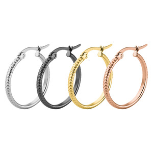 Boucles d'oreilles créoles texturées en acier inoxydable noir plaqué or PVD 18 carats |   Créoles classiques à clipser unisexes, vente en gros de bijoux - Product Image 1