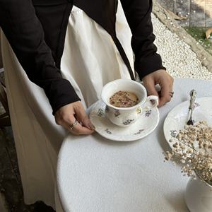 Plato de <span class=keywords><strong>cena</strong></span> de cerámica en relieve Floral romántico Medieval francés, plato de pastel de postre occidental de alta apariencia, taza de café, platillo, planta - Product Image 3