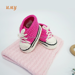 Vente en gros de chaussures Nouveau-né en <span class=keywords><strong>crochet</strong></span> faites à la main chaussons mignons pour garçons pour bébé - Product Image 3