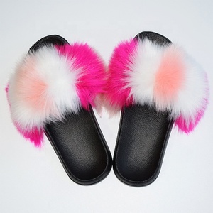 Sandales à la mode en gros, nouvelles arrivées, tongs colorées en fausse fourrure, tongs pour femmes 2023, pantoufles personnalisées pour femmes - Product Image 1