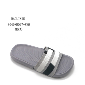 Women's Slippers — pantoufles à enfiler EVA pour hommes, babouches tendances et personnalisées de luxe, sandales originales - Product Image 6