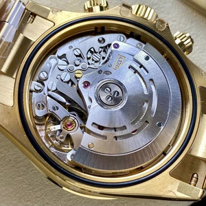 Montre mécanique de luxe circulaire dorée avec cadran en cristal de saphir et mécanisme tourbillon, montre multifonctionnelle pour homme - Product Image 1