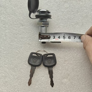 Cabeza de Cierre Larga 121 con una Longitud Total de 6.7 Centímetros y un Tamaño de Instalación de 4.5 Centímetros, Apta para Varios Autobuses - Product Image 4