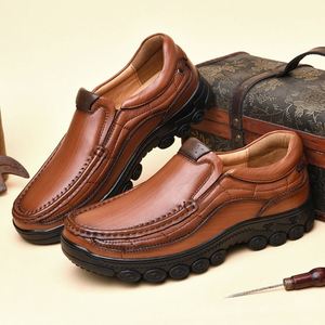 Zapatos de Cuero de Moda para Hombre, Ligeros, Transpirables y Duraderos, con Tallas Grandes - Product Image 5