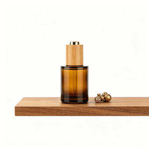 Vente en gros de flacons compte-gouttes en verre ambré vides avec bouchons en bambou pour les parfums, les soins de la peau et les sérums - Product Image 6