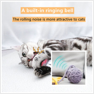 Giocattoli per gatti diretti in fabbrica palla di filato di lana campana incorporata cane da compagnia o gatto giocattoli da masticare aiuta a pulire i denti forniti all'ingrosso o personalizzato - Product Image 6