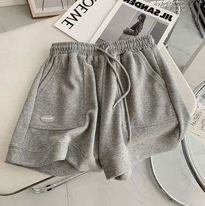Shorts de sport pour femmes en satin écologique respirant à taille élastique, coupe ample, pour l'entraînement, la course et la gym - Product Image 2