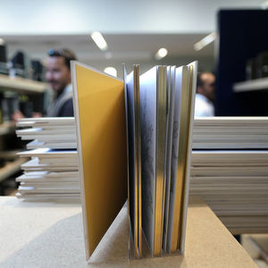 OEM logo gouden folie hardcover novela boek op maat gepersonaliseerde uitgave drukwerk set stofomslag papier karton drukwerk boeken romans slipcase - Product Image 1