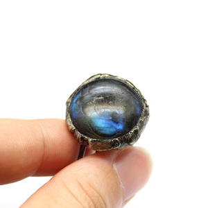 مجوهرات رجالية كريستالية عابرة للحدود بالجملة، حجر التورمالين الأسود الطبيعي القديم، كريستال أزرق غير منتظم الشكل، مجوهرات إبداعية - Product Image 4