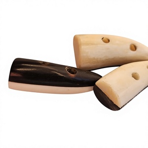 Bouton à boucle en corne naturelle polie, fait main, écologique et de qualité supérieure, avec fermeture en corne de buffle pour vêtements et articles en cuir - Product Image 3