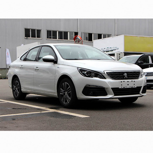 Voiture d'<span class=keywords><strong>occasion</strong></span> <span class=keywords><strong>Peugeot</strong></span> <span class=keywords><strong>308</strong></span> 2018 230THP 2WD automatique version luxe faible kilométrage bon état - Product Image 3