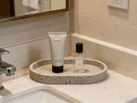 Plateau de rangement en résine de pierre de travertin beige à texture poreuse pour salle de bain, plateau décoratif en travertin pour hôtel