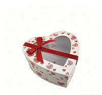 Maßgefertigte Spezialform Valentinstag Süßigkeiten-Schokoladen-Geschenkbox mit Fensterdeckel Herzförmige Graupappe-Verpackung