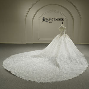 ชุดแต่งงานทรงบอลกาวน์แบบยาวลากพื้น ประดับด้วยคริสตัลและเลื่อมแบบไม่มีสายรัด รุ่น Gt26018 สไตล์เจ้าหญิง โรแมนติก สง่างาม - Product Image 3