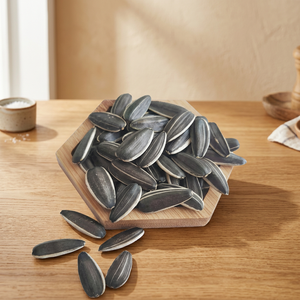 Graines de tournesol blanches et noires de qualité supérieure, graines séchées de qualité supérieure, HERBS GROUP, durée de conservation de 3 ans, Helianthus égyptien - Product Image 2