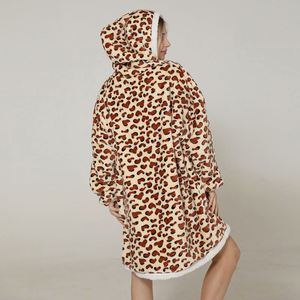 Extra largo invierno lujo cálido Anime oso Polar de gran tamaño Sherpa Navidad Oodie usable Sudadera con capucha manta J0128 - Product Image 4