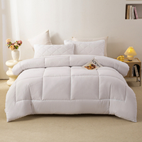 Couette carrée blanche avec garnissage en microfibre douce, toutes saisons, pour hôtel, vente en gros, logo personnalisé