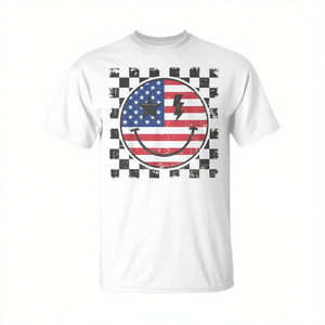 Camiseta vintage con diseño de la bandera de EE. UU. y cara sonriente del 4 de julio - Product Image 2