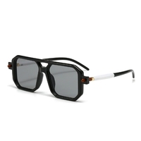 Lunettes de soleil carrées à double pont rétro classiques personnalisées en gros UV400 Fashion avec verres polarisés