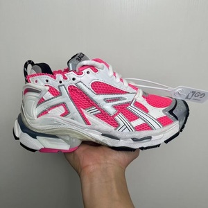 Chaussures rétro à semelle épaisse de troisième génération 7.5 de Paris pour le commerce extérieur, style décontracté pour hommes et femmes, style couple, authentiques - Product Image 1