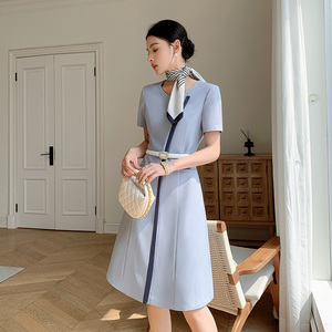 Tenue professionnelle élégante pour le personnel de réception, le personnel de vente, le service client, le personnel de vente en magasin de bijoux, le personnel de salon de beauté, pour femmes - Product Image 4