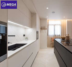 Cuisine moderne <span class=keywords><strong>de</strong></span> luxe en bois massif avec évier, îlot blanc mat, armoire en marbre stratifié, design modulaire - Product Image 1