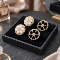 Pabrik XIANGYU Kancing Logam Kustom Berlapis Ramah Lingkungan Bebas Nikel Bebas Timbal Dapat Dicuci Berlapis Rhinestone Emas Mewah