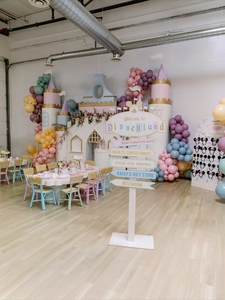 Silla Infantil de Ratán Moderna Hecha a Mano con Características de Seguridad, Asiento Ecológico para Exteriores para Fiestas de Cumpleaños y Eventos - Product Image 3