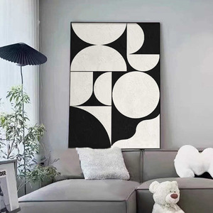 Peinture murale décorative élégante et simple, style bureau, personnages noirs et blancs, ambiance raffinée - Product Image 1