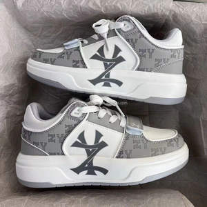 <span class=keywords><strong>2025</strong></span> <span class=keywords><strong>Trendy</strong></span> Letters Nieuwe Stijl Trend Designer Schoenen Wandelstijl Mannen Schoenen Dikke Sneakers Basketbalstijl Schoenen - Product Image 1