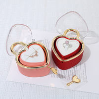 Boîte à bijoux en forme de cœur avec rose éternelle, support rotatif à 360° en acrylique pour bague et collier, cadeau de remise de diplôme pour elle