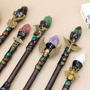 Varitas mágicas <span class=keywords><strong>de</strong></span> llama pequeña <span class=keywords><strong>de</strong></span> cristal Natural al por mayor, varitas mágicas <span class=keywords><strong>de</strong></span> diseño Original hechas a mano, <span class=keywords><strong>regalos</strong></span> exquisitos - Product Image 1