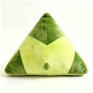 Peluche Zongzi, coussin en forme de boulette de riz, peluche du Festival des Bateaux-Dragons, coussin alimentaire triangulaire, peluche patchwork verte, fête chinoise - Product Image 3