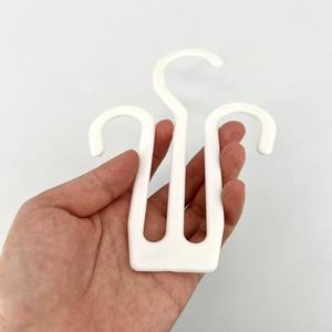 Crochets pour Sandales Écologiques Hommes et Femmes, Crochets d'Affichage en Plastique Blanc et Présentoirs à Chaussures pour <span class=keywords><strong>Crocs</strong></span> - Vente en Gros - Product Image 3