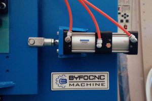 स्टील बट वेल्डिंग मशीन गोल फ्लैंज मशीन - Product Image 3